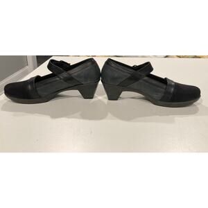 Naot Sz 41 Leather Mary Jane Pumps Block Heels Black Gray Elegant Comfort